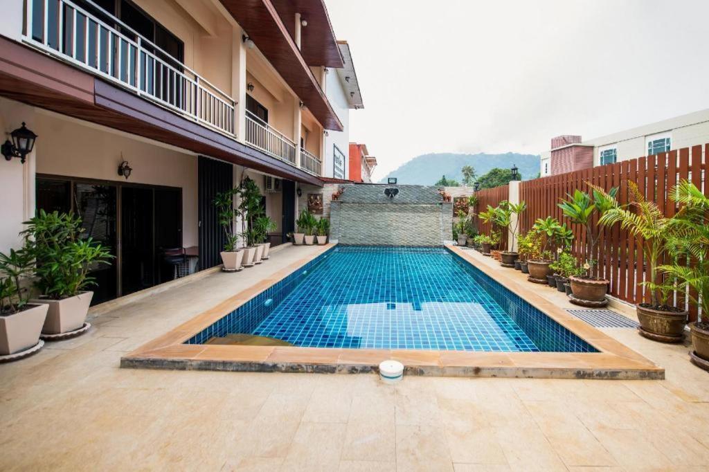 Oyo 343 Wanna Marine Hotel Patong Eksteriør billede