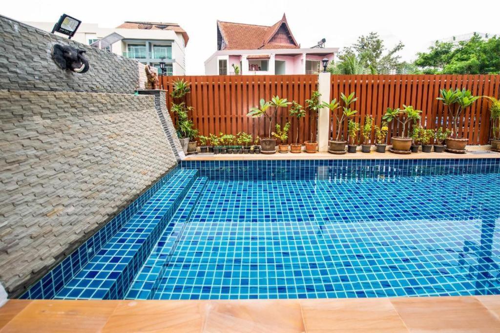 Oyo 343 Wanna Marine Hotel Patong Eksteriør billede