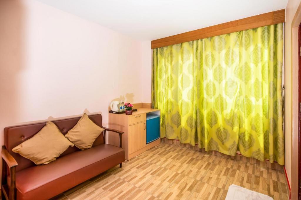 Oyo 343 Wanna Marine Hotel Patong Eksteriør billede