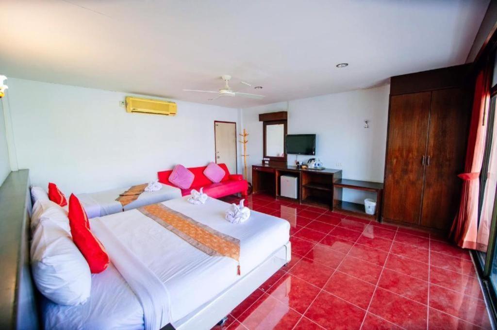 Oyo 343 Wanna Marine Hotel Patong Eksteriør billede