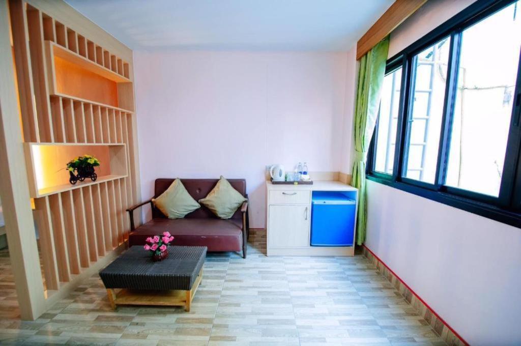 Oyo 343 Wanna Marine Hotel Patong Eksteriør billede